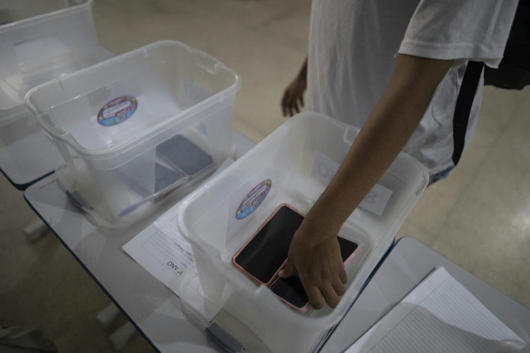 À Rio, les cours de récré reprennent vie après l'interdiction des téléphones