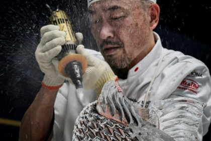 Le Japonais Ryu Miyazaki au concours de pâtisserie du Bocuse d'Or 2025 au Sirha à Chassieu, près de Lyon, le 24 janvier 2025