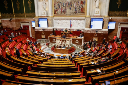 Faut-il ou non pousser à la saisie des avoirs russes gelés, et pour en faire quoi ? C'est l'une des questions à laquelle répondront les députés mercredi lors de l'examen d'une proposition de résolution sur le renforcement du soutien à l'Ukraine