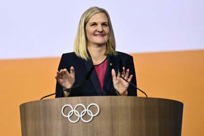 L'ancienne nageuse zimbabwéenne Kirsty Coventry, après l'annonce de son élection à la présidence du CIO, le 20 mars 2025 à Costa Navarino (Grèce)