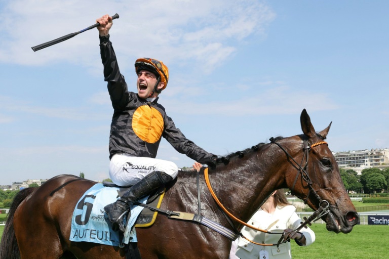 Grand Steeple-Chase de Paris : de cavalières à entraineurs, le succès des femmes