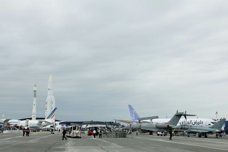 Le salon du Bourget décolle dans l'ombre du drame d'Air India