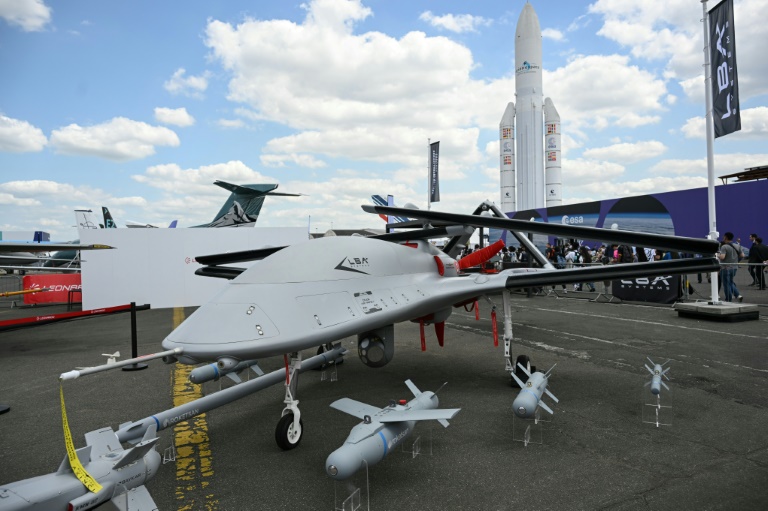 Bourget : le décollage tardif du drone européen