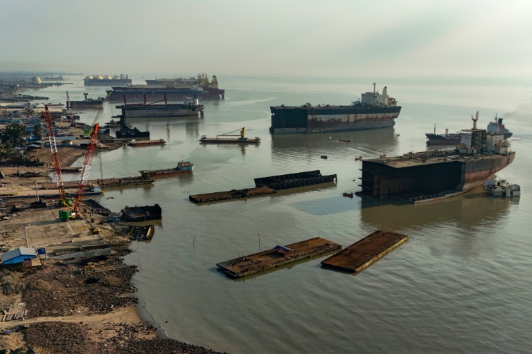 Recyclage des navires : des règles, des morts et des déchets
