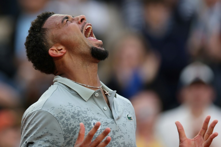Roland-Garros : les favoris français confirment, les outsiders en difficulté