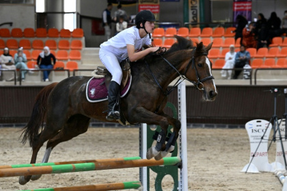 Un cavalier participe à une compétition à Dimas, au nord-ouest de Damas, le 9 mai 2025. - LOUAI BESHARA (AFP) Un cavalier participe à une compétition à Dimas, au nord-ouest de Damas, le 9 mai 2025. - LOUAI BESHARA (AFP)