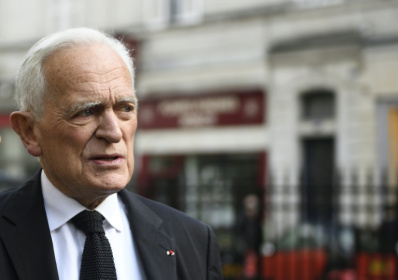 Le journaliste français Philippe Labro arrive pour assister aux funérailles du journaliste français Pierre Bouteiller à l'église Saint-Pierre du Gros Caillou à Paris le 14 mars 2017 - Eric Feferberg (AFP) Le journaliste français Philippe Labro arrive pour assister aux funérailles du journaliste français Pierre Bouteiller à l'église Saint-Pierre du Gros Caillou à Paris le 14 mars 2017 - Eric Feferberg (AFP)