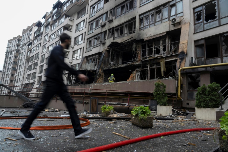 Russes et Ukrainiens se retrouveront mercredi en Turquie pour des pourparlers, annonce Zelensky
