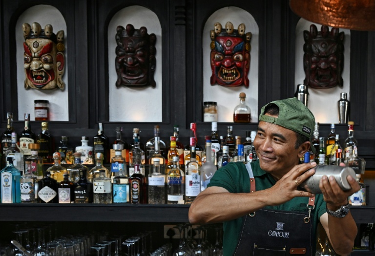 Au Népal, la culture du cocktail infuse