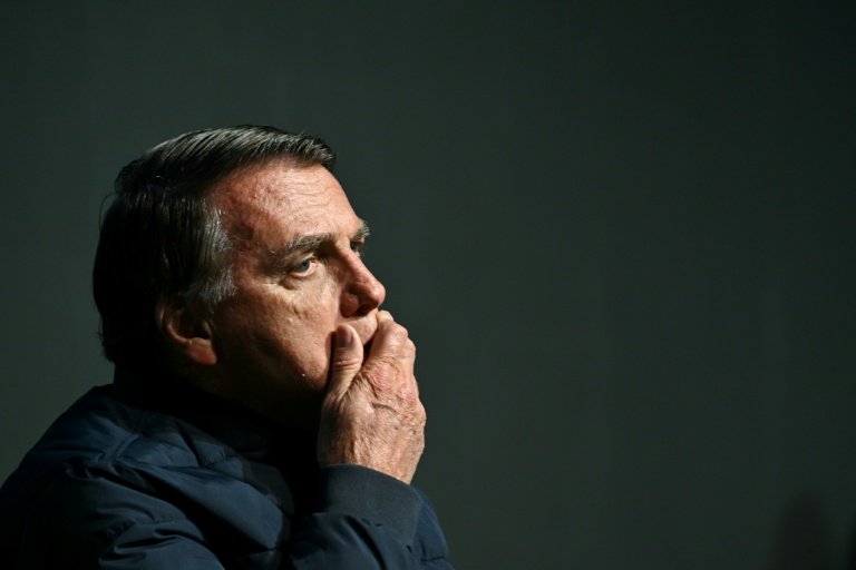 Brésil : le destin de Bolsonaro entre les mains de la Cour suprême