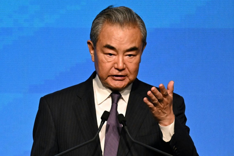 Le chef de la diplomatie chinoise en Europe pour resserrer les liens face à Washington