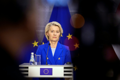 La présidente de la Commission européenne, Ursula von der Leyen, participe à une conférence de presse à Riga, en Lettonie, le 29 août 2025 - Dimitar DILKOFF (AFP) La présidente de la Commission européenne, Ursula von der Leyen, participe à une conférence de presse à Riga, en Lettonie, le 29 août 2025 - Dimitar DILKOFF (AFP)