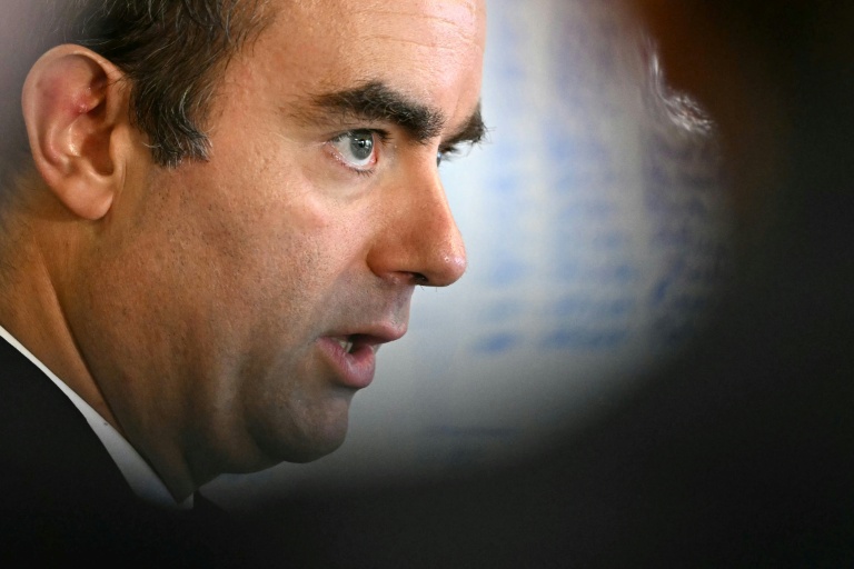 Le gouvernement Lecornu 2 entre en fonction, pour combien de temps ? Le gouvernement Lecornu 2 entre en fonction, pour combien de temps ?