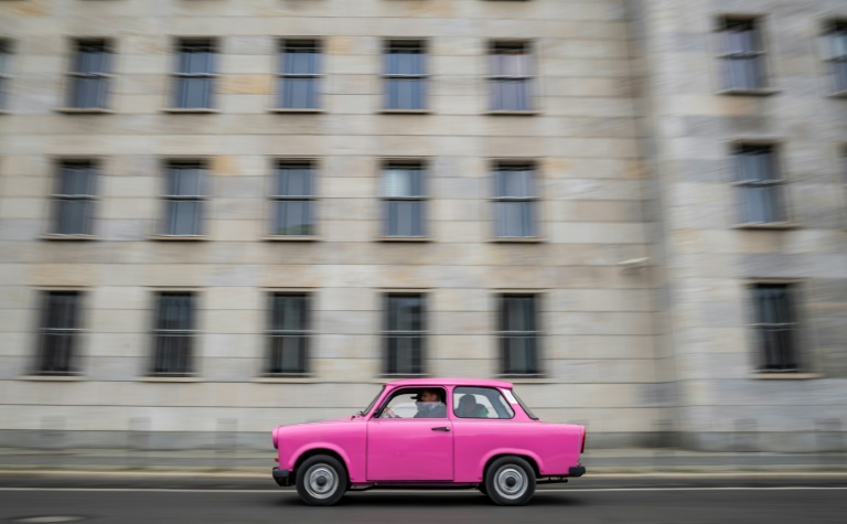 La Trabant, la voiture culte de l’ex-RDA qui continue de pétarader