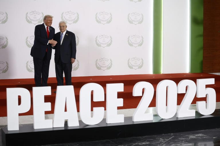 Au sommet sur Gaza, Trump proclame un "jour formidable pour le Moyen-Orient" Au sommet sur Gaza, Trump proclame un "jour formidable pour le Moyen-Orient"
