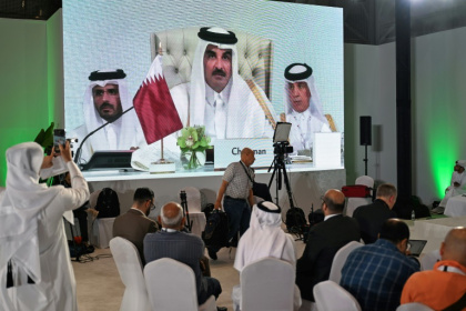 L'émir du Qatar, Cheikh Tamim ben Hamas Al-Thani, à l'ouverture du sommet exceptionnel des dirigeants arabes et musulmans à Doha, le 15 septembre 2025 - Mahmud HAMS (AFP)
