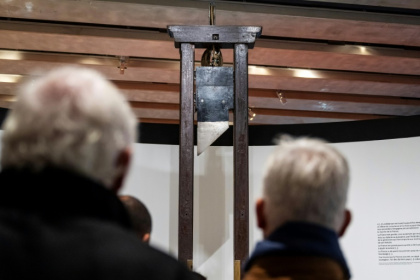 La guilotine Alphonse-Léon Berger au Mucem de Marseille le 3 octobre 2025 - Viken KANTARCI (AFP)