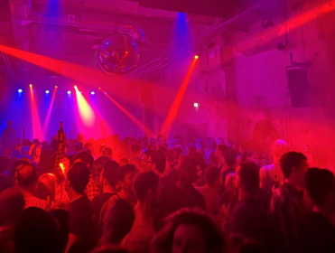 Le club SchwuZ, le plus ancien et le plus grand club queer d'Allemagne, lors d'une soirée, le 11 octobre, 2025 à Berlin - Pierrick YVON (AFP) Le club SchwuZ, le plus ancien et le plus grand club queer d'Allemagne, lors d'une soirée, le 11 octobre, 2025 à Berlin - Pierrick YVON (AFP)