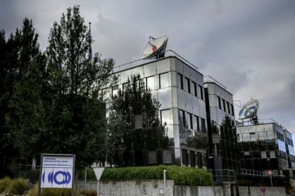 Le siège de l'Union européenne de Radio-Télévision (UER) accueille une assemblée générale de deux jours de l'UER, qui organise le Concours Eurovision de la chanson, à Genève, le 4 décembre 2025 - Fabrice COFFRINI (AFP)