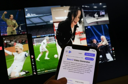 Des vidéos hyperréalistes de célébrités décédées, créées avec des applications comme Sora d'OpenAI, se sont propagées en ligne, suscitant un débat sur le contrôle de l'image des personnes défuntes - Chris DELMAS (AFP)