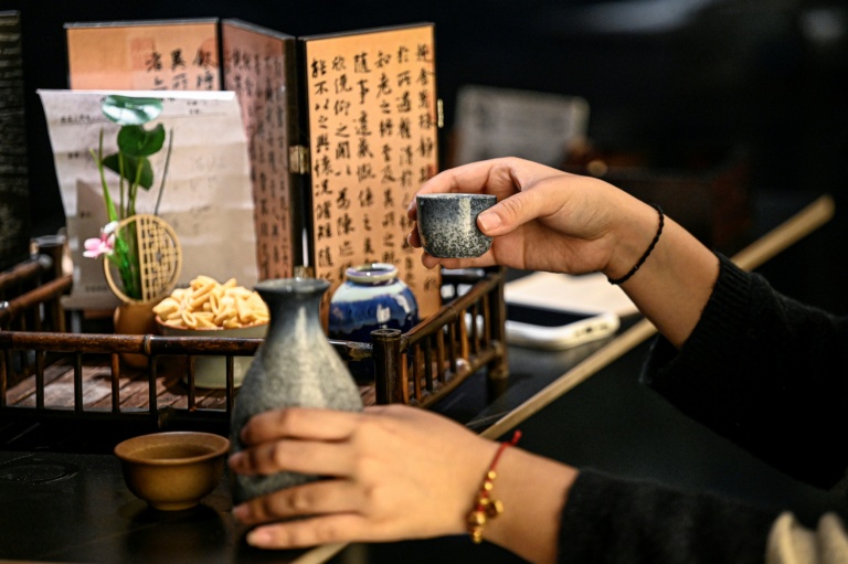 Alcool sur ordonnance : un bar de Shanghai mixe médecine et cocktails