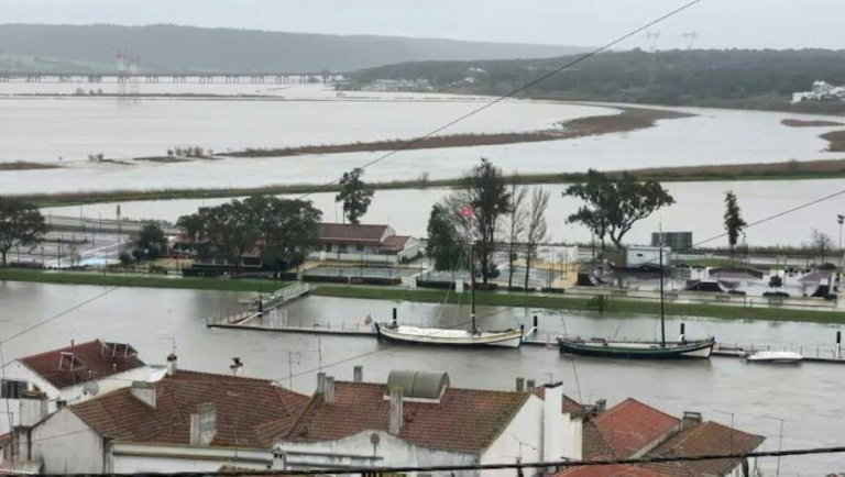 La dépression Leonardo met à l'arrêt l'Andalousie en Espagne, un mort au Portugal