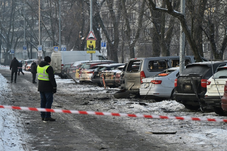 Ukraine : "plus d'un million" d'habitants de Kiev privés de courant, entretiens russo-américains