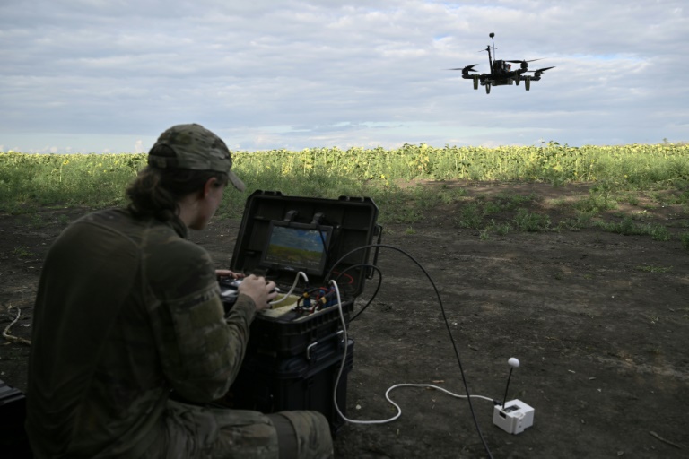 Drones : l'expertise ukrainienne recherchée dans la "guerre de pauvres"