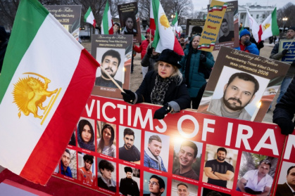 Veillée en mémoire des manifestants tués en Iran, à Washington le 16 janvier 2026 - SAUL LOEB (AFP)