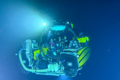 Le Neptune, un submersible de l'OceanXplorer, en plongée à plusieurs centaines de mètres sous la surface le 9 janvier 2026 au large de l'île de Sulawesi en Indonésie - YASUYOSHI CHIBA (AFP)