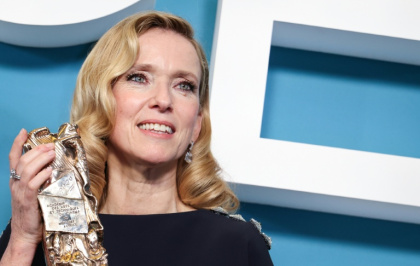 Léa Drucker après avoir remporté le César de la meilleure actrice pour  "Dossier 137" lors de la 51e cérémonie des César, à l’Olympia, à Paris, le 26 février 2026 - Thomas SAMSON (AFP)