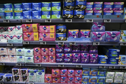 Selon un sondage Ifop pour l'association Dons Solidaires, près de 4 millions de Français renoncent aujourd’hui à des produits d’hygiène essentiels faute de moyens - Christophe SIMON (AFP)