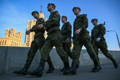 Répétitions avant le défilé commémorant la victoire sur l'Allemagne nazie, à Moscou le 4 mai 2026 - SERGEY BOBOK (AFP)