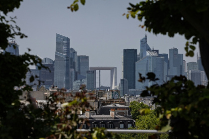 Le quartier d'affaires de La Défense, à l'ouest de Paris, le 1er juillet 2025 - JOEL SAGET (AFP)
