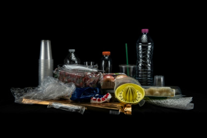 Exemple d'usages de plastique alimentaire, le 12 août 2018 à Paris - Olivier MORIN (AFP)