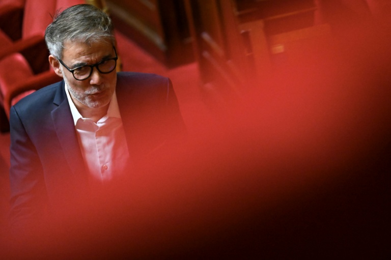 Présidentielle: le PS choisit une primaire fermée pour désigner son candidat, Faure désavoué