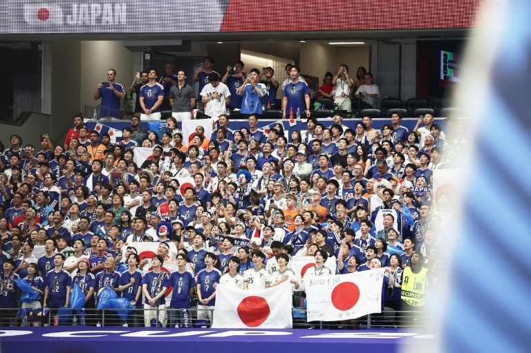 Et si les hommes japonais faisaient le ménage à la maison, pas seulement au stade ?