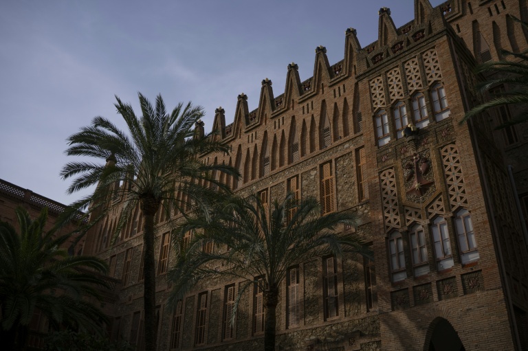 Gaudí, "architecte de Dieu" et symbole du tourisme de masse à Barcelone