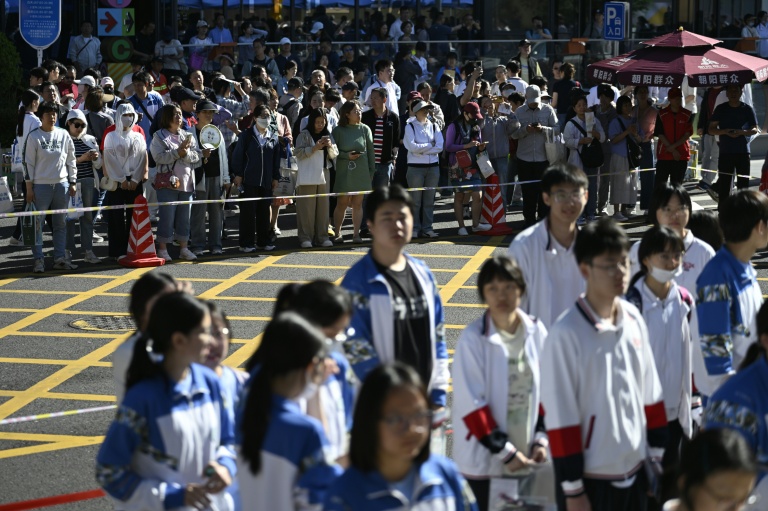 Des millions de jeunes chinois planchent sur le "gaokao"