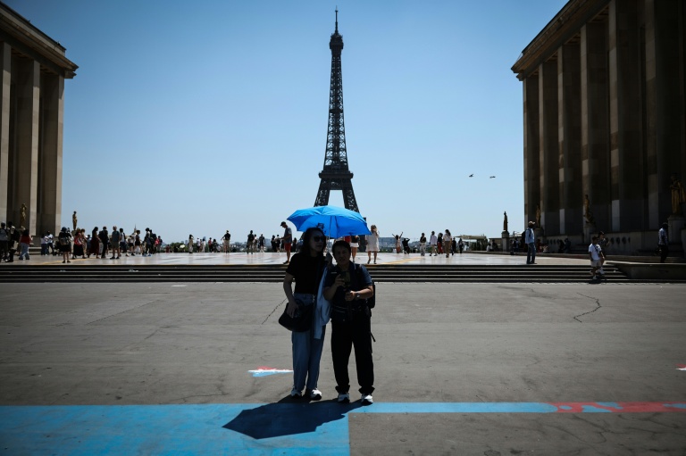 La canicule s'installe dans la durée, Macron appelle à une "grande vigilance"