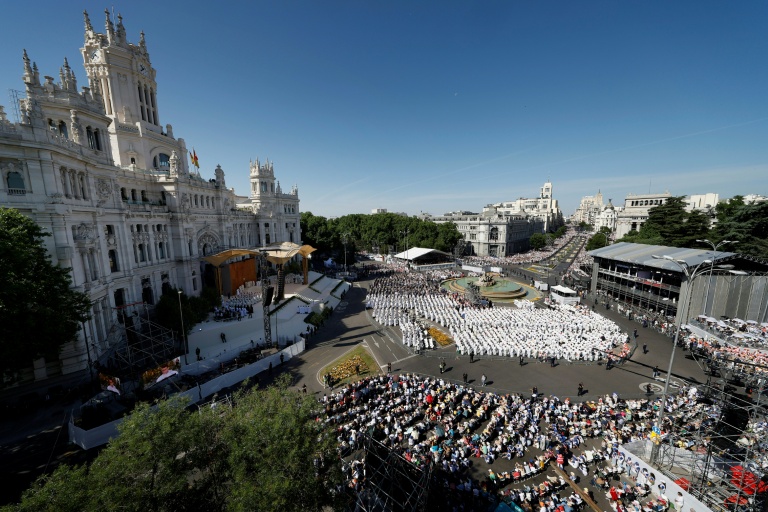 Des centaines de milliers de fidèles... et Antonio Banderas au deuxième jour du pape à Madrid