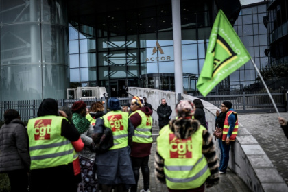 Femmes de chambre de l'hôtel Ibis Batignolles à Paris le 17 octobre 2019. - STEPHANE DE SAKUTIN (AFP)