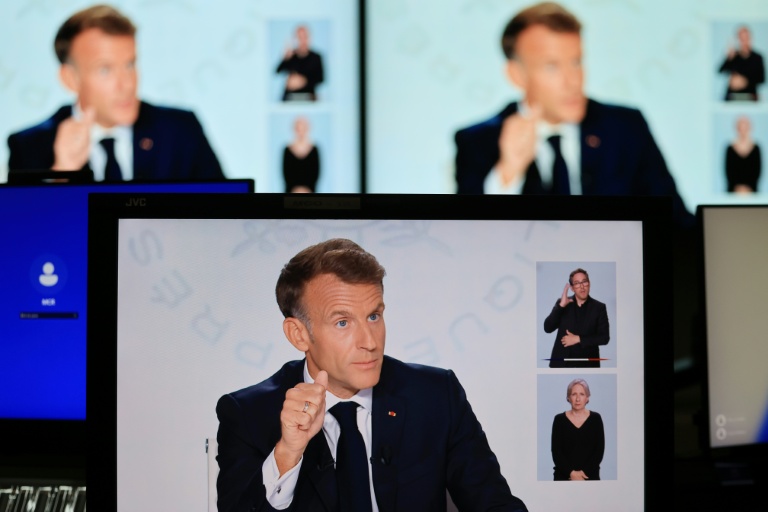 Crise des carburants : Macron défend son action et envoie des "moyens militaires" en Arabie saoudite
