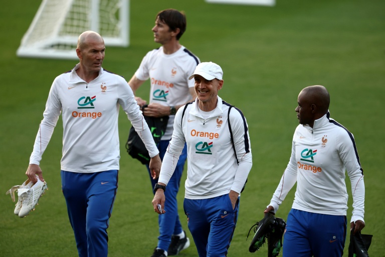 Equipe de France : sous le soleil, l'ère Zidane a débuté avec légèreté