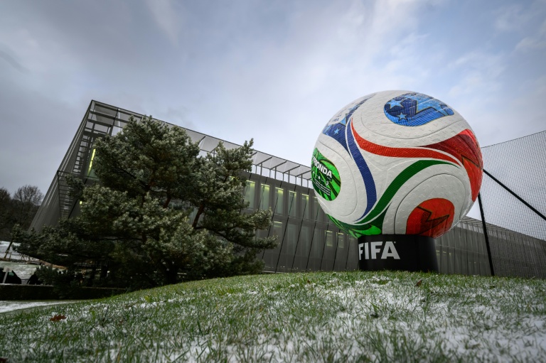 Levée de boucliers contre la Fifa, sommée de renoncer aux investissements privés