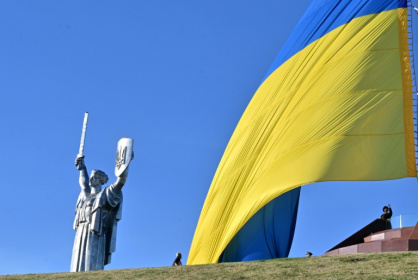 Le drapeau ukrainien à Kiev le 23 août 2026, veille du 35e anniversaire de l'indépendance de l'Ukraine - Roman PILIPEY (AFP)