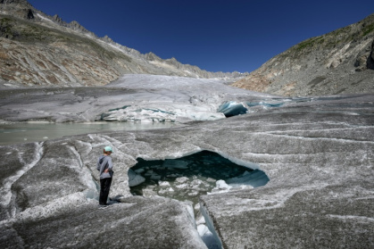 Le bas du glacier du Rhône à Gletsch (Suisse), le 24 juillet 2026 - Fabrice COFFRINI (AFP)