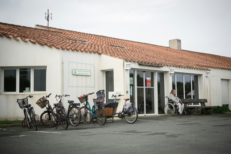 Le "plus petit hôpital de France", un maillon vital pour des habitants isolés