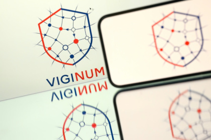 Le logo de Viginum, service chargé de lutter contre les manipulations de l'information par des acteurs étrangers, le 21 mai 2025 à Nantes - Loic VENANCE (AFP)